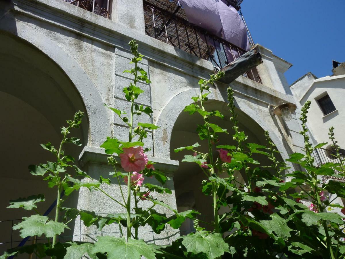 Casale Lucrezia Bed & Breakfast Cagnano Exterior photo